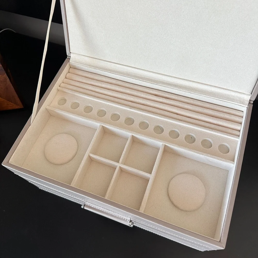 WOLF Sophia Large Mink Leather Jewelry Box Organizer with Silver Accents - Picture 3 of 9